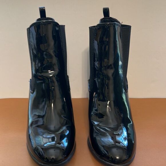 Forever 21 Vegan Patent Leather Booties - Picture 2 of 8